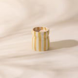 Bougie en céramique rayée jaune - Eucalyptus, patchouli