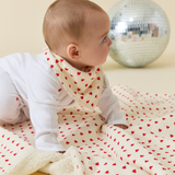 Bavoir bandana coeurs rouges