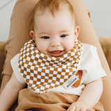 Bavoir bandana coeurs rouges